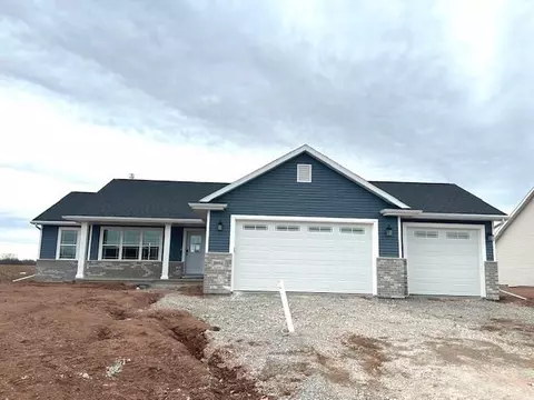 2031 Bear Paw Trl, Kaukauna, WI 54130