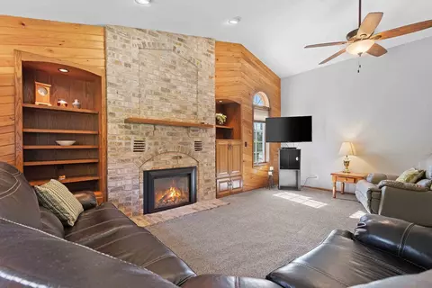 w2588 Colonial Court, Appleton, WI 54915 photo 10