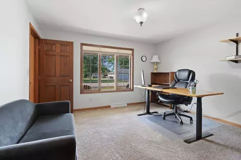 w2588 Colonial Court, Appleton, WI 54915 photo 24