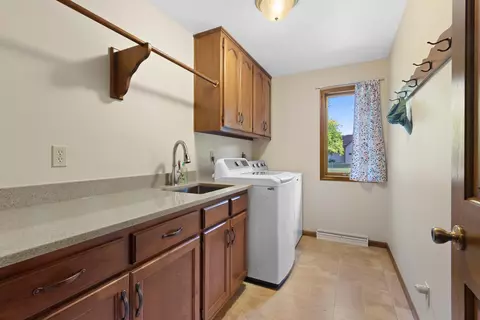 w2588 Colonial Court, Appleton, WI 54915 photo 41