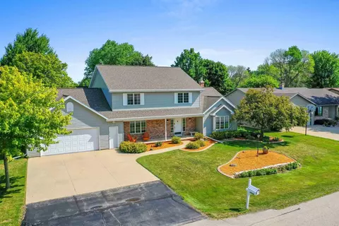 w2588 Colonial Court, Appleton, WI 54915 photo 3