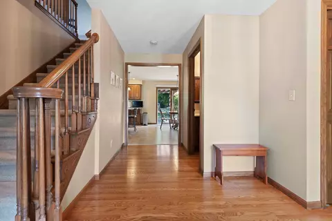 w2588 Colonial Court, Appleton, WI 54915 photo 6