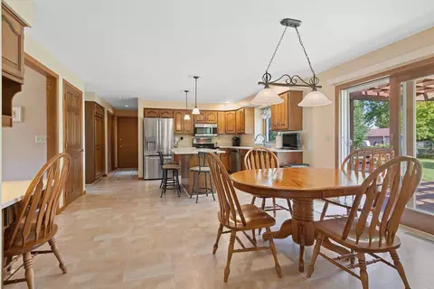 w2588 Colonial Court, Appleton, WI 54915 photo 23