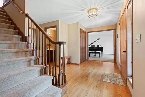 w2588 Colonial Court, Appleton, WI 54915 photo 8