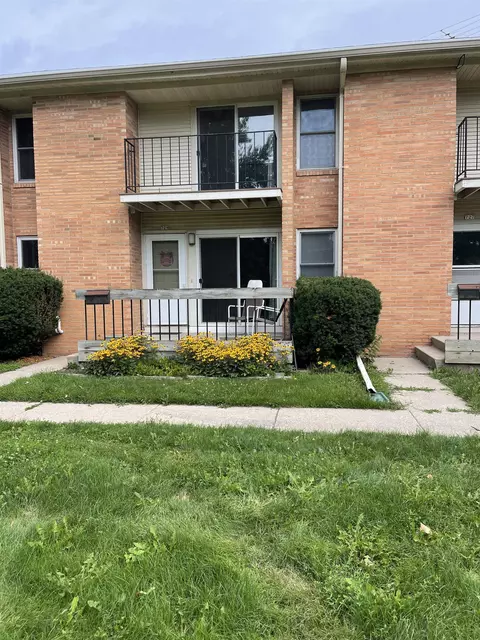 729 W 9th Ave, Oshkosh, WI 54902