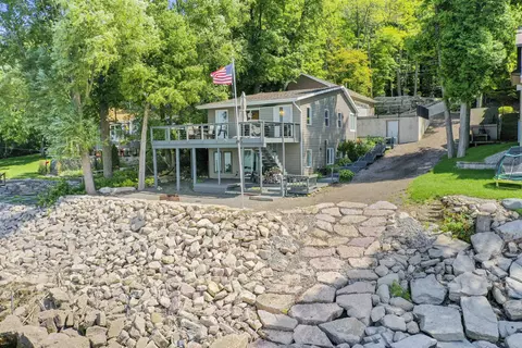 5193 Edgewater Beach Rd, Green Bay, WI 54311