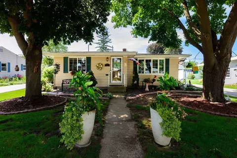 1531 Fairlawn St, Oshkosh, WI 54902
