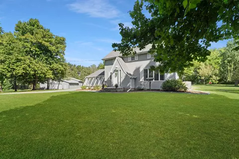 w10298 County Road S, New London, WI 54961