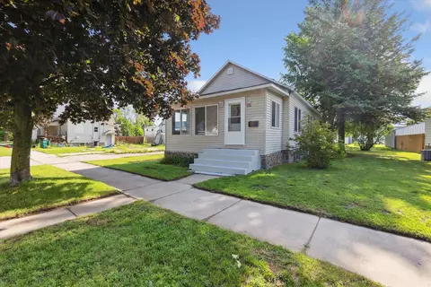 1614 Stanton St, Marinette, WI 54143
