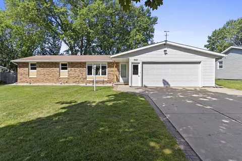 602 Zelas Dr, Green Bay, WI 54311