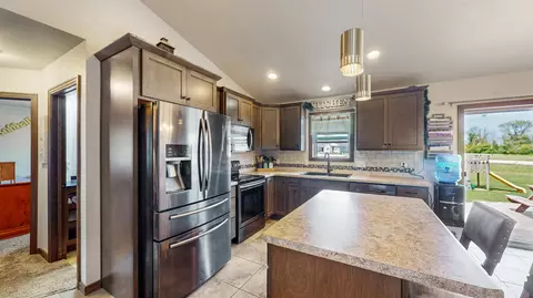 142 Fox Trl, Hilbert, WI 54129 photo 10