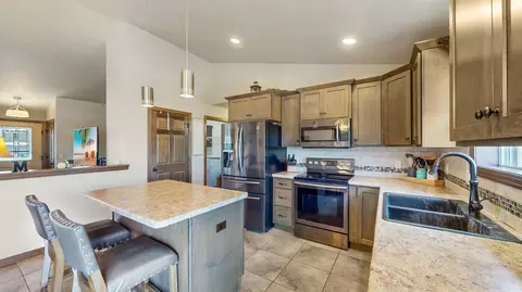 142 Fox Trl, Hilbert, WI 54129 photo 8