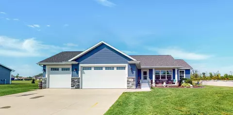 142 Fox Trl, Hilbert, WI 54129