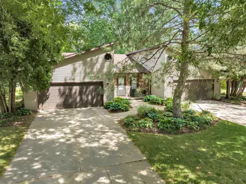 973 Square Ter, Green Bay, WI 54303