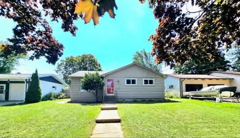 1713 30th St, Two Rivers, WI 54241