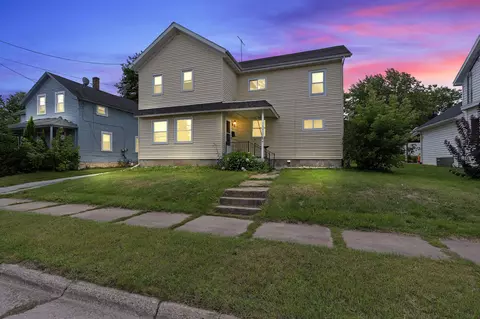 134 W Factory St, Seymour, WI 54165