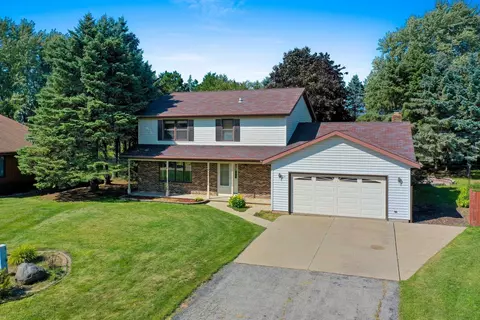 34 Apache Ct, Appleton, WI 54911