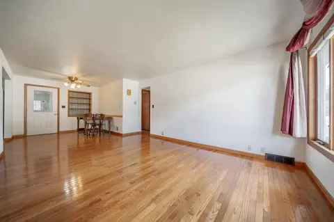 1315 E Byrd St, Appleton, WI 54911 photo 2
