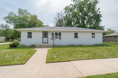 1315 E Byrd St, Appleton, WI 54911