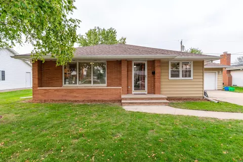 330 W Michigan St, Appleton, WI 54911