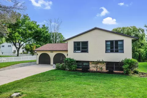 1266 Ken Ct, Green Bay, WI 54313