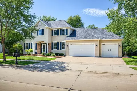4925 N Waterford Dr, Appleton, WI 54913