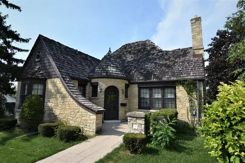 611 E Main St, Omro, WI 54963