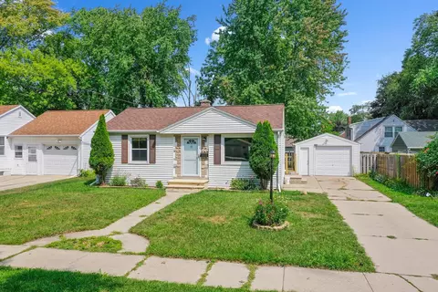 1220 8th St, Green Bay, WI 54304