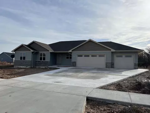 389 Willie Mays Cir, De Pere, WI 54115