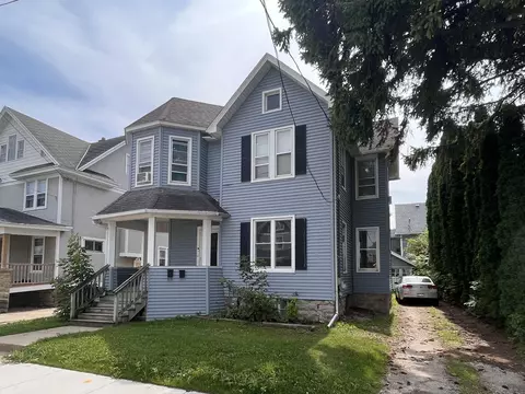 717 Scott Ave, Oshkosh, WI 54901