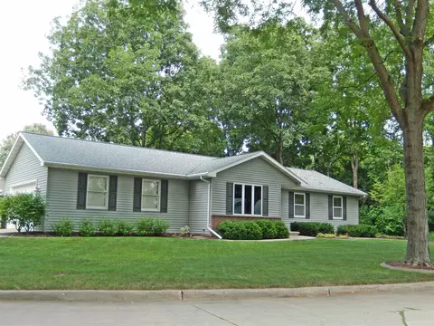 3332 S Blue Spruce Ln, Appleton, WI 54915
