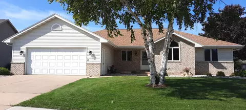 420 Appletree Ln, Little Chute, WI 54140