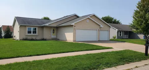 255 Goldenrod Dr, Omro, WI 54963