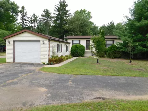 w5316 Lake Drive, Shawano, WI 54166