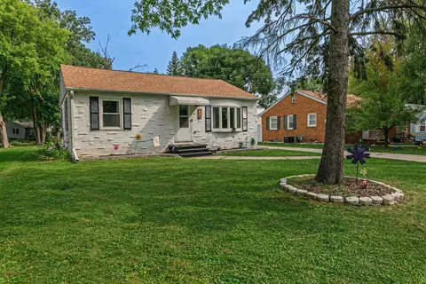 118 Plummer Ct, Neenah, WI 54956