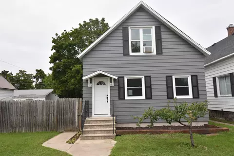 1526 Logan Ave, Marinette, WI 54143
