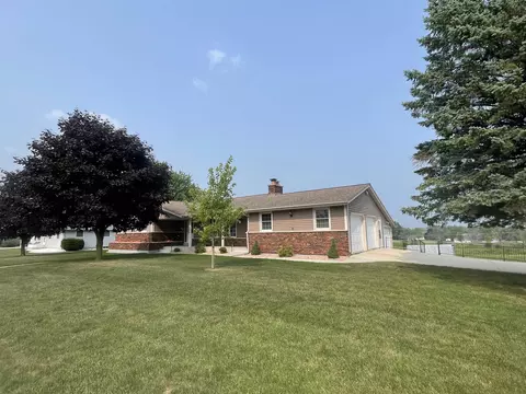 315 S Lincoln Dr, Howards Grove, WI 53083