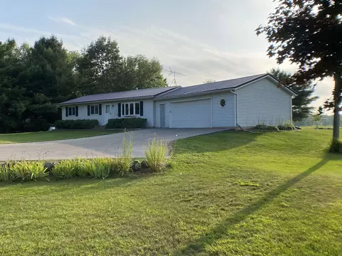 W5794 J & H Road, Shiocton, WI 54170