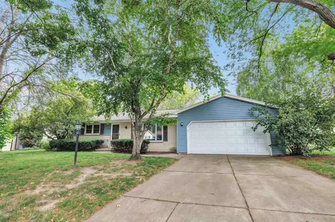 2475 Forestville Dr, Green Bay, WI 54304