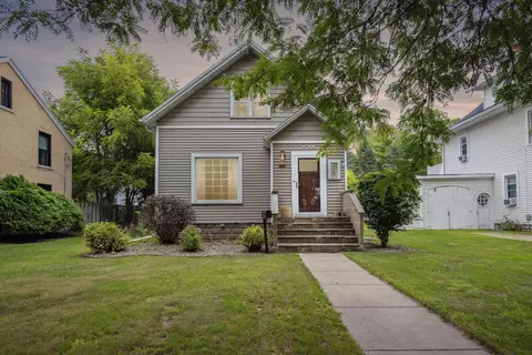 524 N Broadway St, De Pere, WI 54115