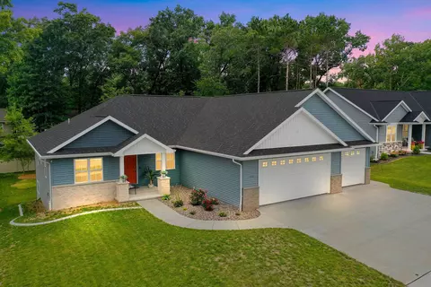 2040 Buckthorn Trl, Green Bay, WI 54304