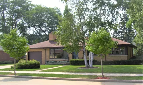 1121 Bismarck Ave, Oshkosh, WI 54902