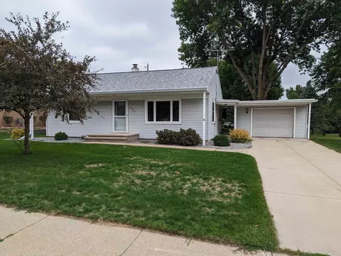 721 W Main St, Hortonville, WI 54944