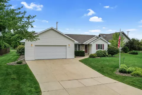 2796 Riveridge Ln, Green Bay, WI 54313