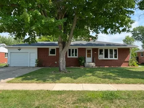 1323 Cook St, De Pere, WI 54115