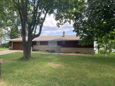 n2736 Shore Drive, Marinette, WI 54143