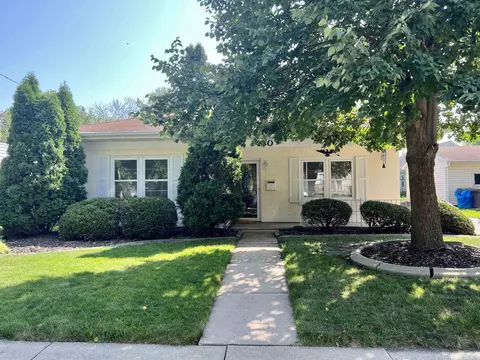 1430 Viola St, Appleton, WI 54911