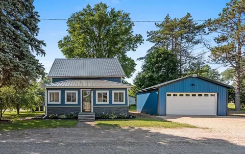 109 E Tielky St, Bear Creek, WI 54922