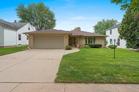 1905 S Bouten St, Appleton, WI 54915