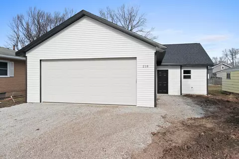218 W Linwood Ave, Oshkosh, WI 54901